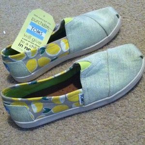 Brand New Toms